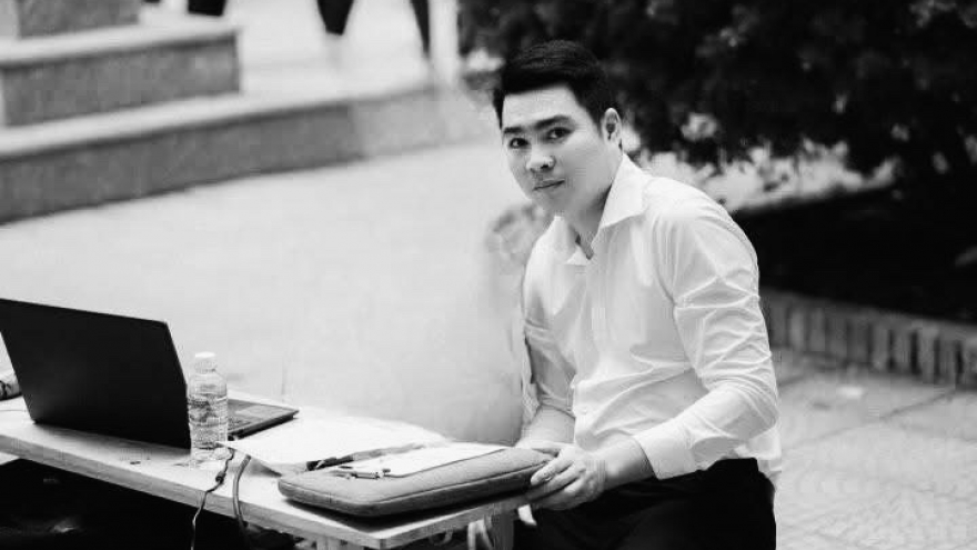 Nhà trường, học sinh bàng hoàng về sự ra đi của thầy giáo trẻ khi dọn nhà sau lũ